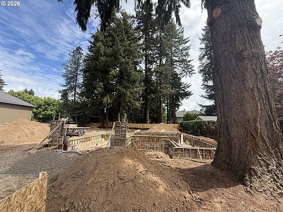 4th image of 2077 Ostman Rd