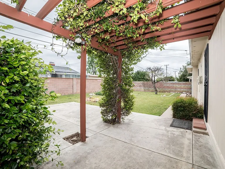 2958 Gramercy St — Photo 26