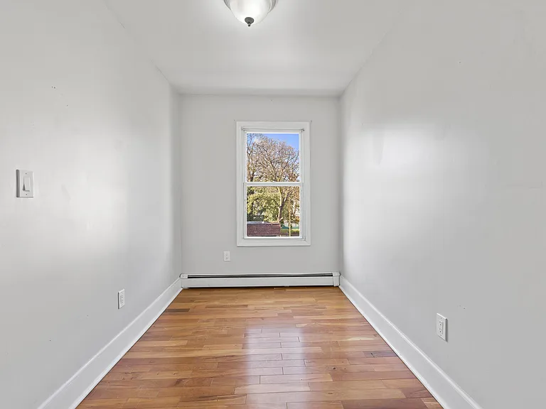 36 Perry St #2 — Photo 12