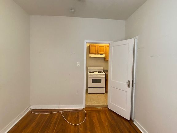 5th image of 809-811 New York Ave #D2
