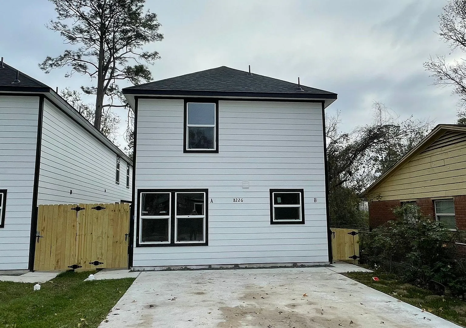 Charming & Spacious 3-Bed Home — Photo 1