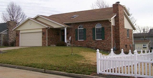1st image of 4889 Woodhaven Dr