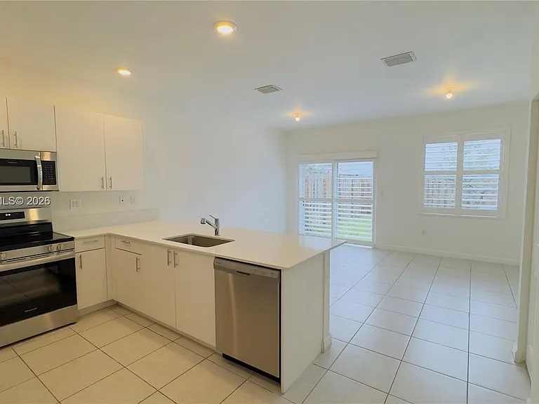 16272 SW 291st St — Photo 6