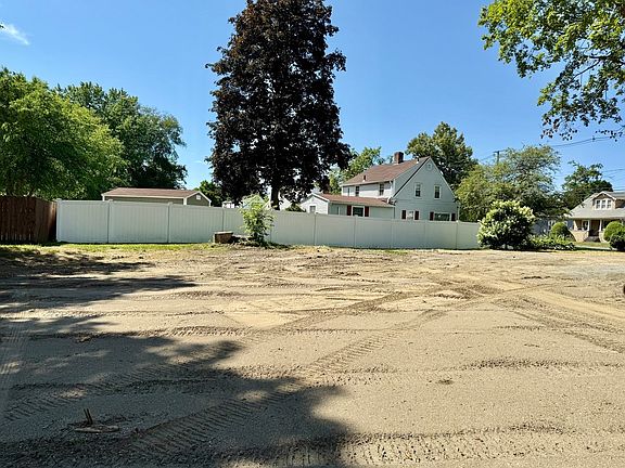 5th image of 52 Silver St