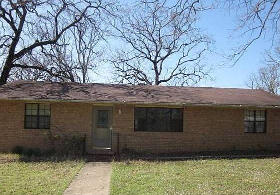 1st image of 2710 Skyline Dr
