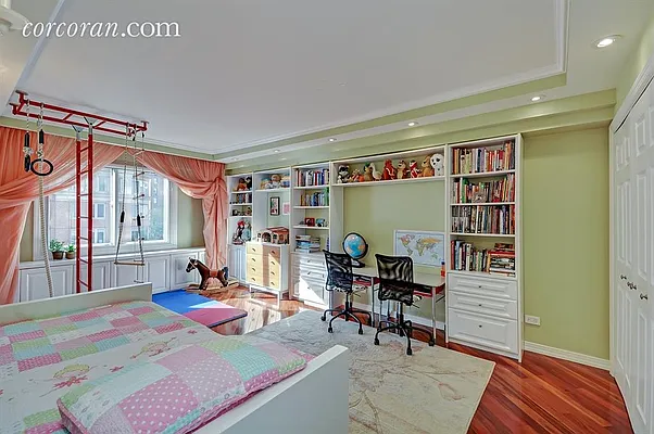 Sold by Corcoran | media 21