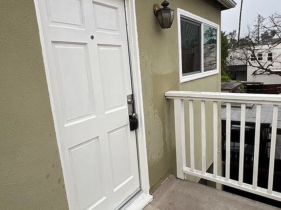 3rd image of 542-544 S Los Robles Ave #5445