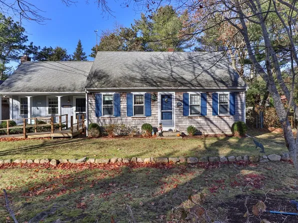 10 Boulder Dr, South Dennis, MA 02660