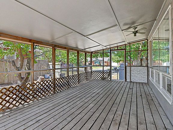 2nd image of 902 S Royal Rd