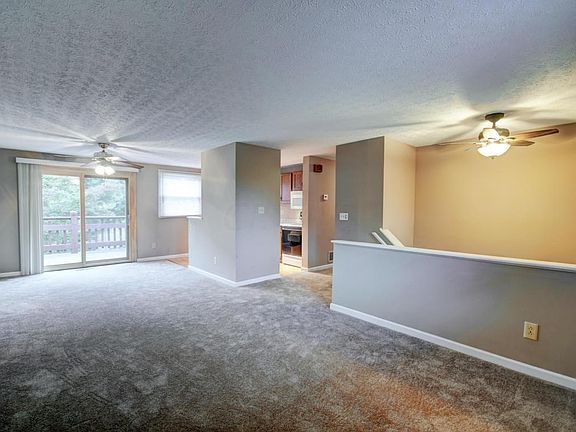 4th image of 2360 Warfield Dr