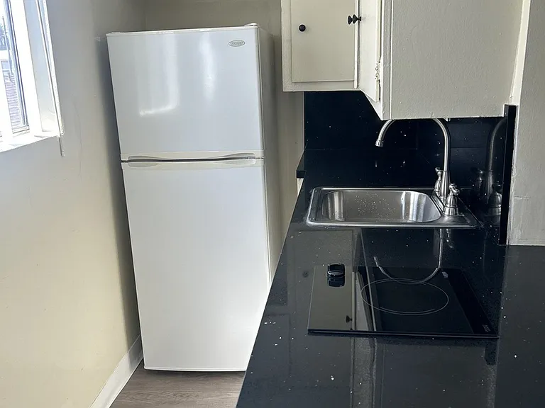 6214 Victoria Ave — Photo 18