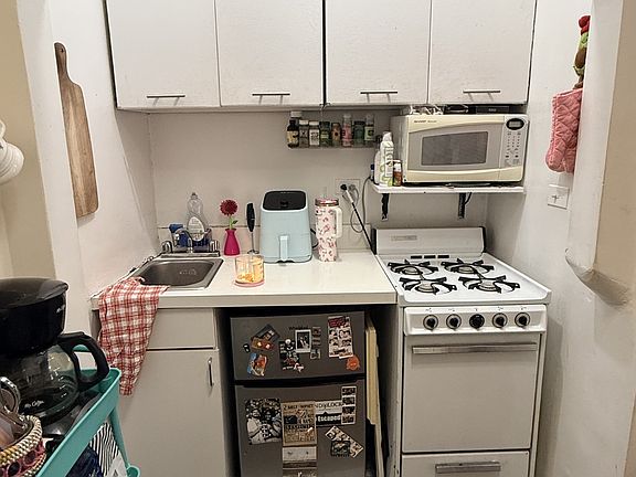 2nd image of 332 E 53rd St APT 5E