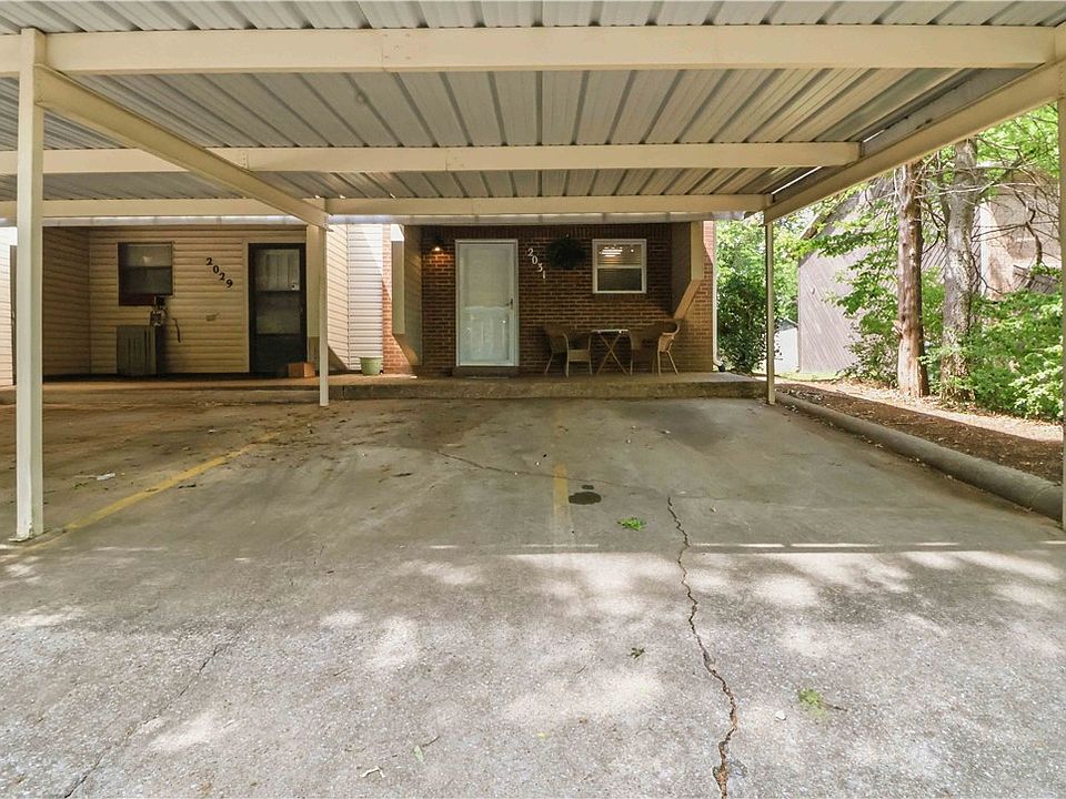 1st image of 2031 N East Oaks Dr