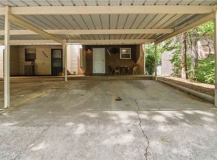 2031 N East Oaks Dr, Fayetteville, AR 72703
