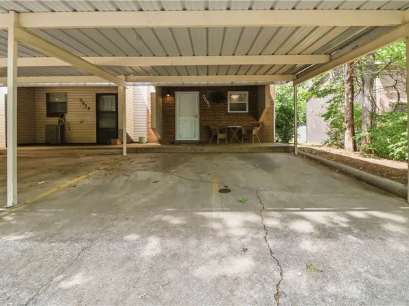 2031 N East Oaks Dr, Fayetteville, AR 72703