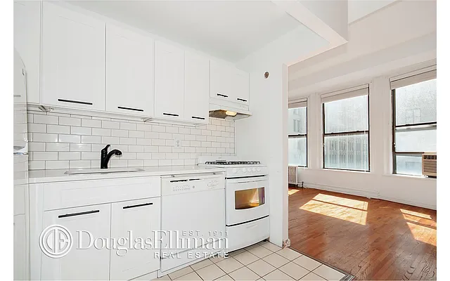 Rented by Douglas Elliman | media 26