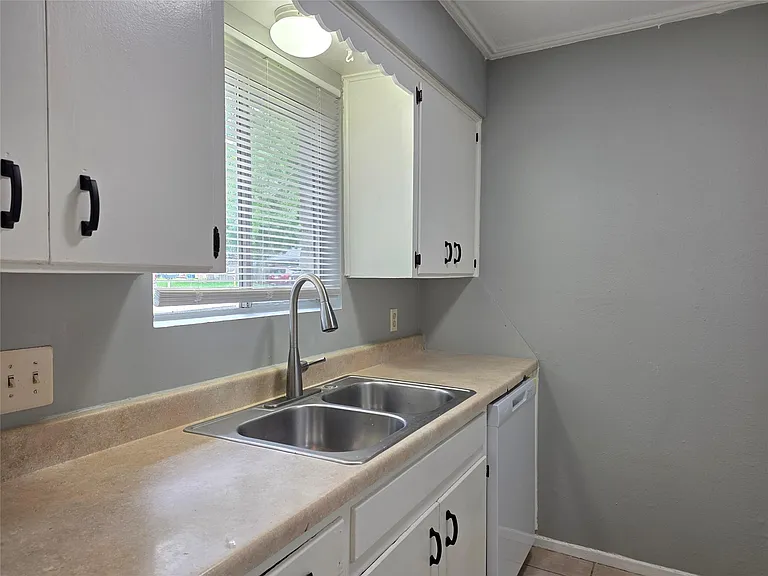 1811 Magnolia Dr #B — Photo 6