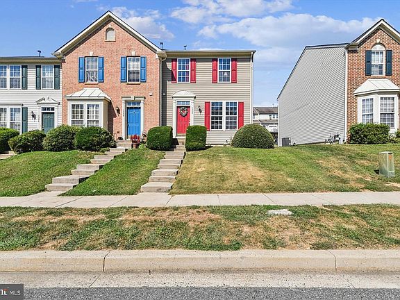 2nd image of 1308 Lewis Ln