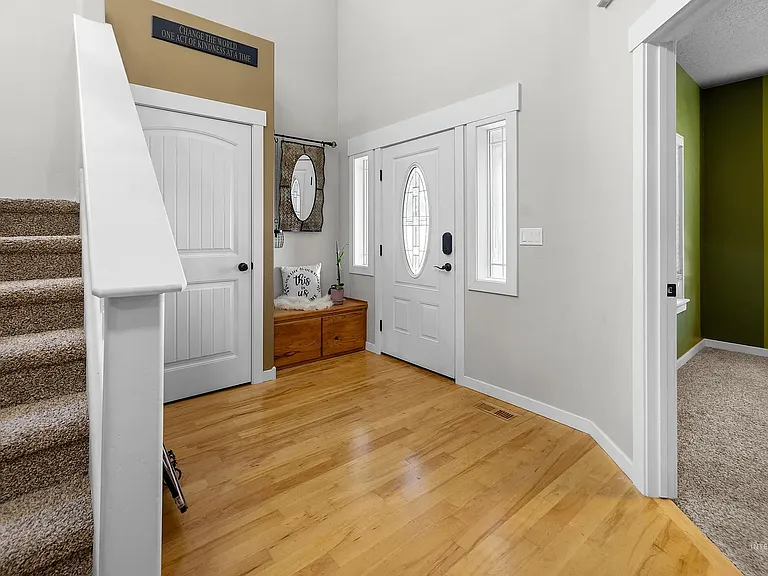 12805 W Berghan St — Photo 24