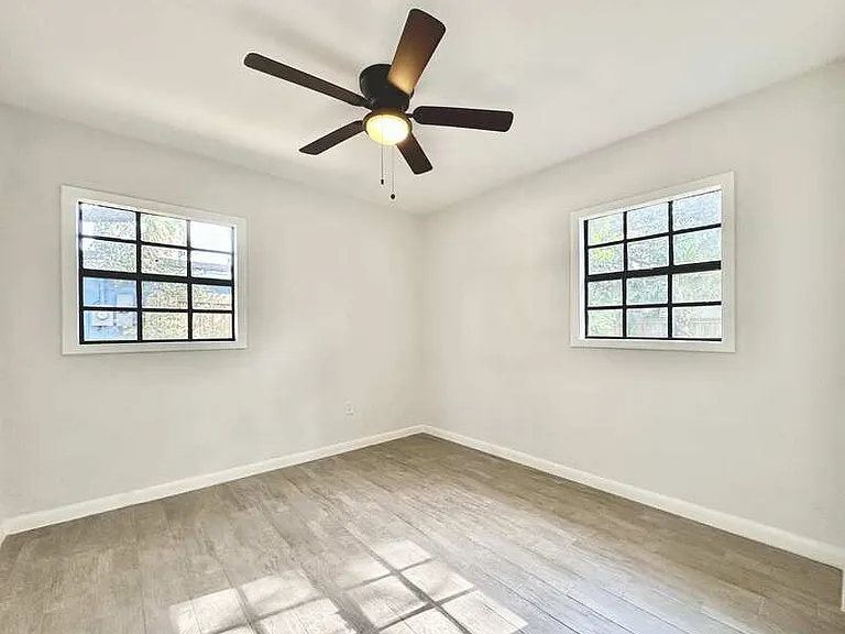 2928 W Elrod Ave — Photo 24