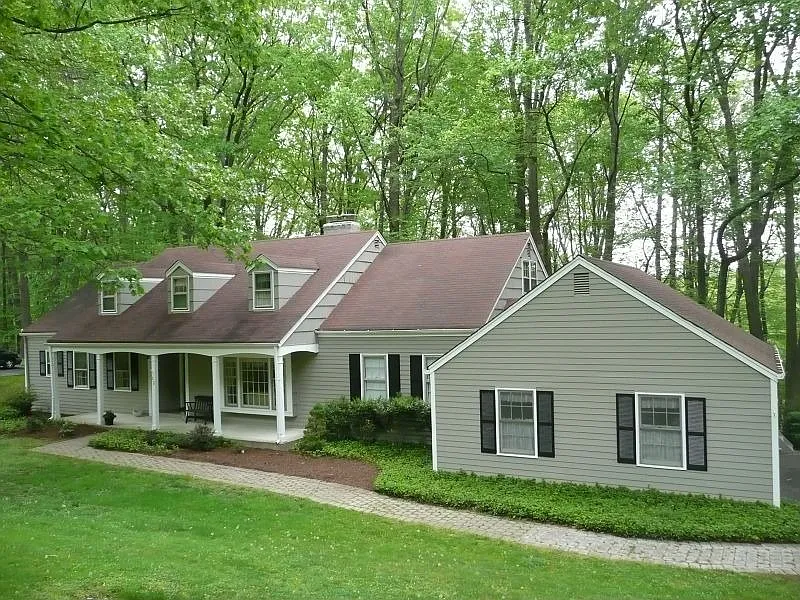 35 Stonehenge Rd photo 1