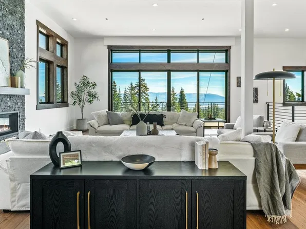 14276 Skislope Way, Truckee, CA 96161