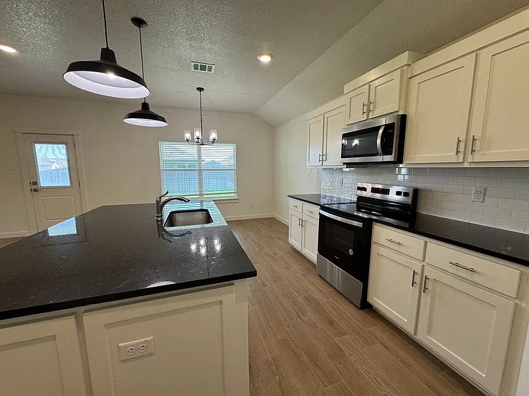 1410 Cedar River Ln — Photo 11