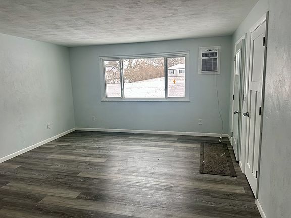 5th image of 4715 Dodge Ave #4715