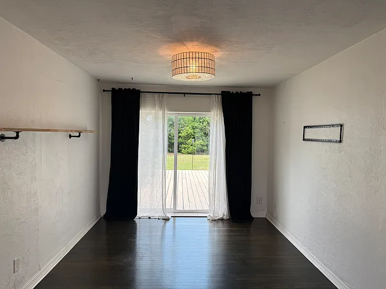 859 Canovia Ave — Photo 3