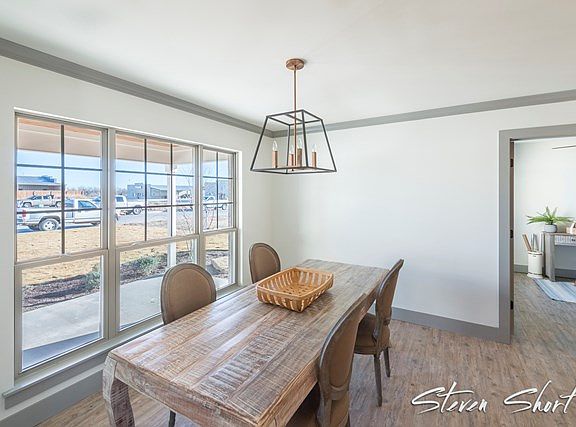 4th image of 1905 Colonial Dr