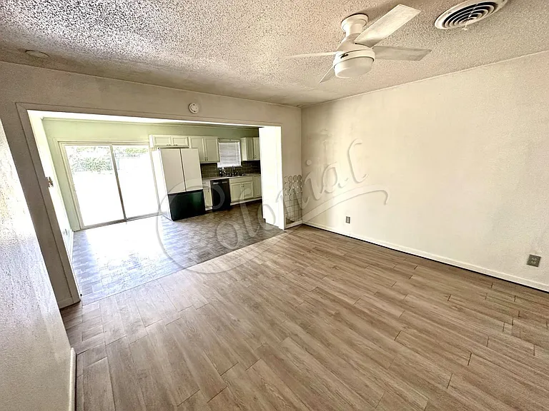1410 Leader Dr — Photo 3