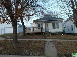 118 E Elm St, Cherokee, IA 51012