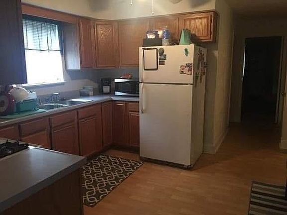 4th image of 502 Elm St #504