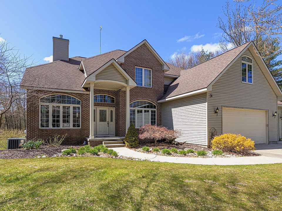 1st image of 15200 Oakwood Dr