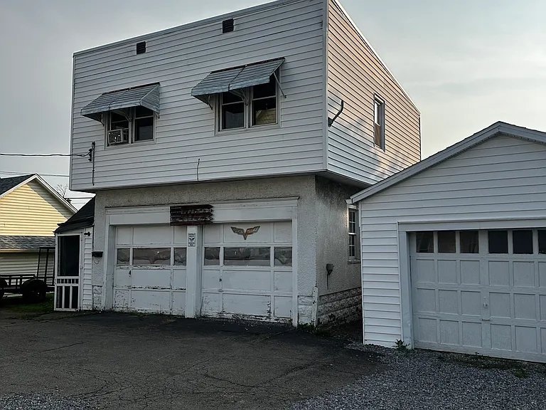 710 Front St — Photo 2
