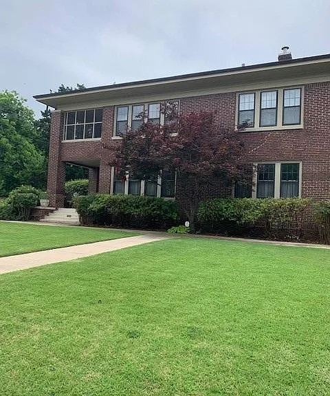 Well maintained duplex