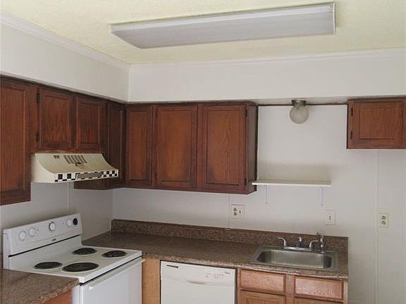 4th image of 270 Alexandria Dr