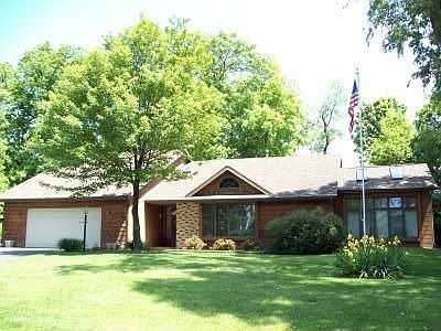 2nd image of 4110 Fox Hills Dr
