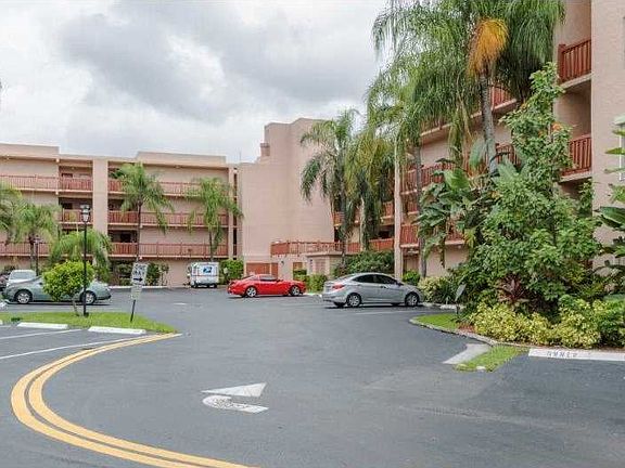 2nd image of 1021 Mockingbird Ln APT 409