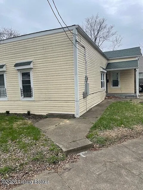 1600 Bank St photo 1