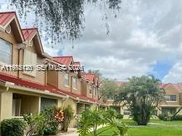 18328 NW 68th Ave APT I, Hialeah, FL 33015