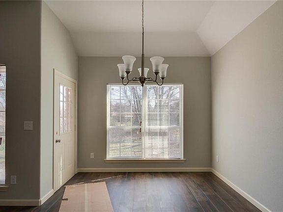 5th image of 1211 Mirike Dr