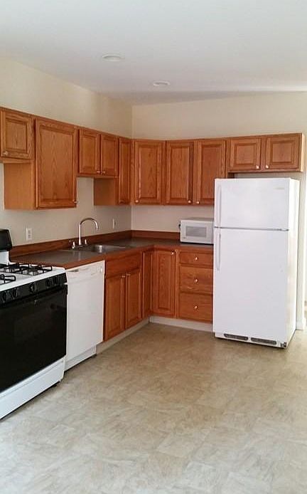 2nd image of 70 Beach St #1A