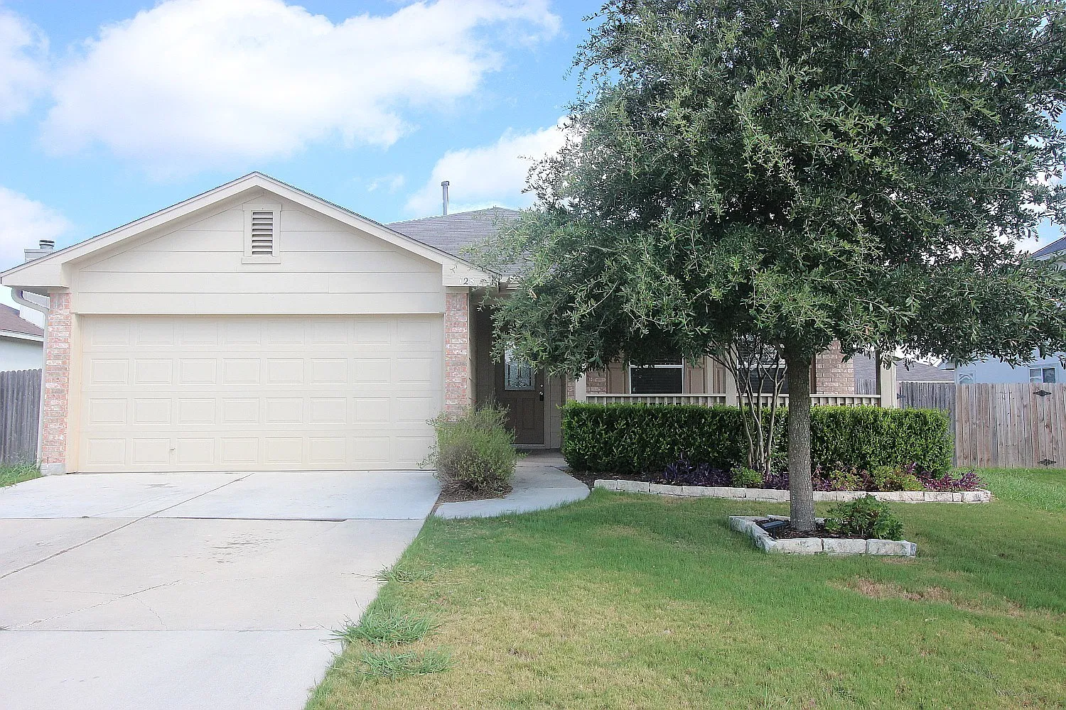 Open Floor Plan, Single Story — Photo 2