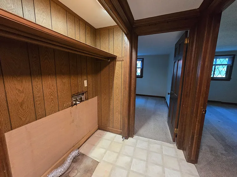 1194 Ingram Dr — Photo 17