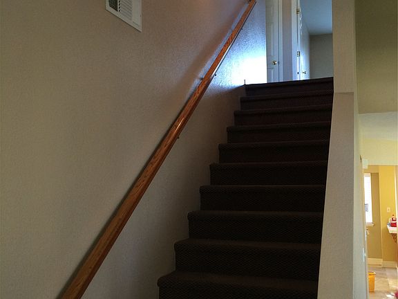 3rd image of 1863 College Greens Dr
