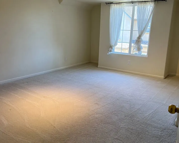 11 Royal Oak Ct — Photo 7