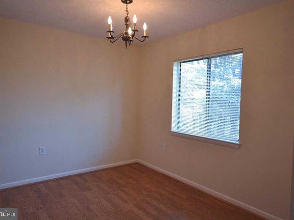 5th image of 607 Center St APT 103