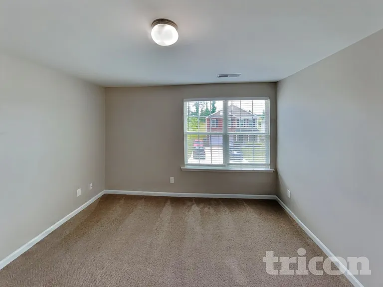 2020 Longshadow St — Photo 8