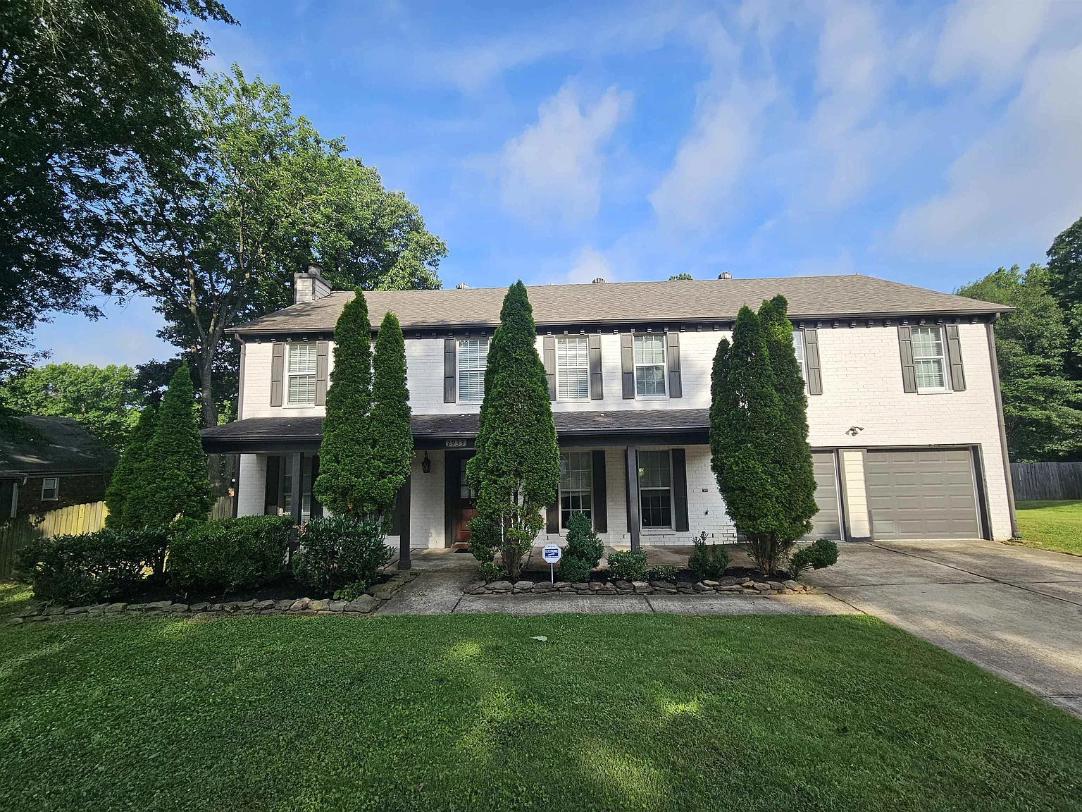 5 bed, 3.5 bath, 3305 sqft, $3,050 — Photo 2